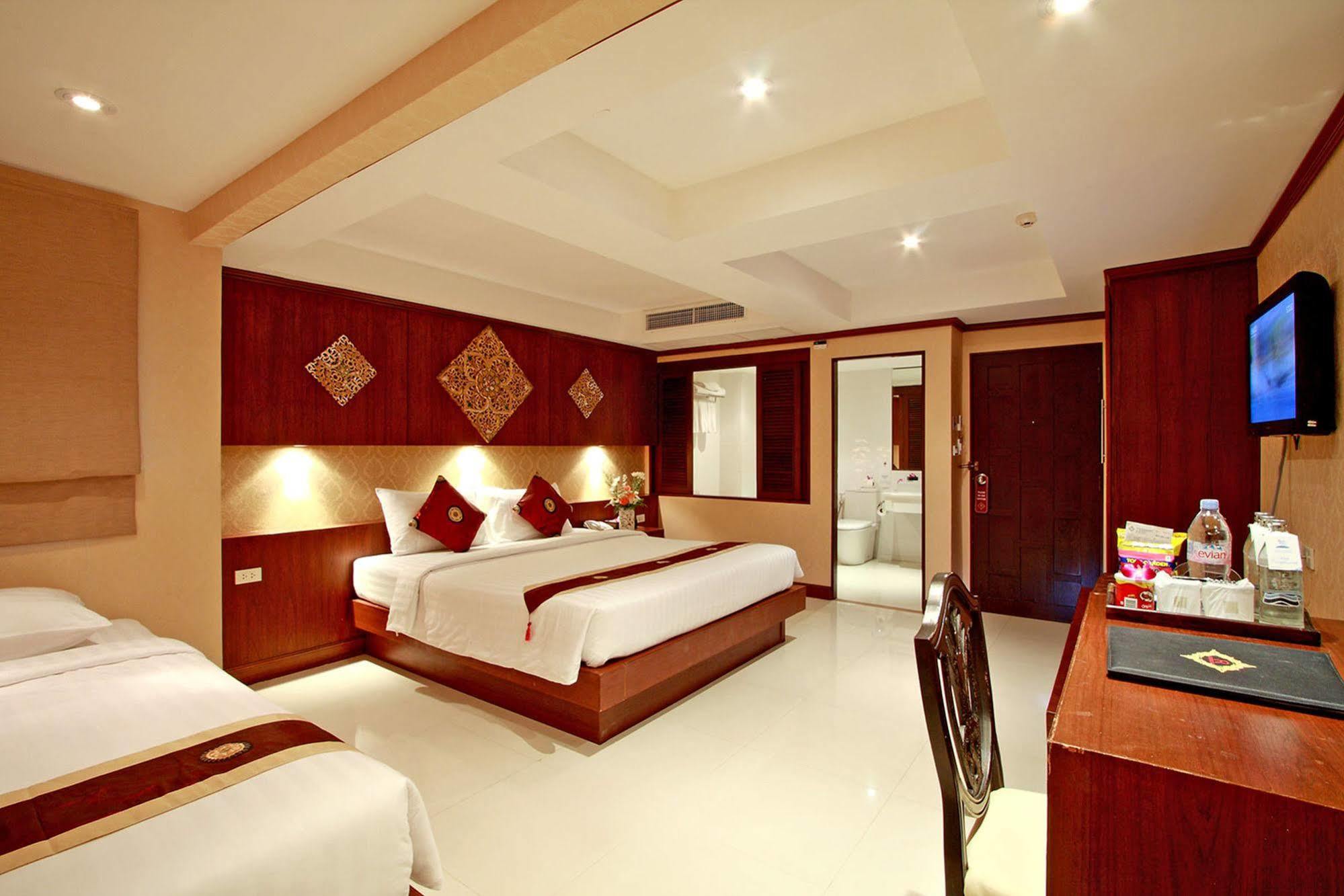 Rayaburi Hotel, Patong Exterior foto
